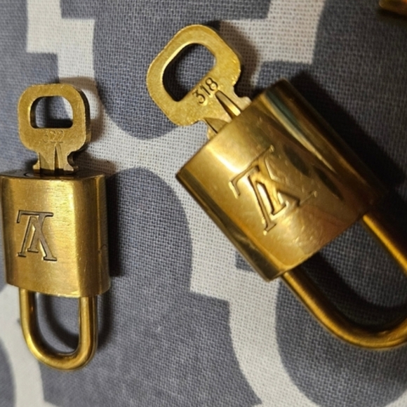 Louis Vuitton Lock & Key 🔐 [Necklace & Bracelet Sold Separately] - Picture 8 of 11